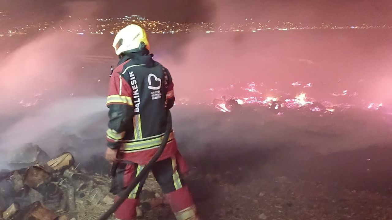 Ayvalık’ta Çiftlik ve Arazi Yangınına Müdahale