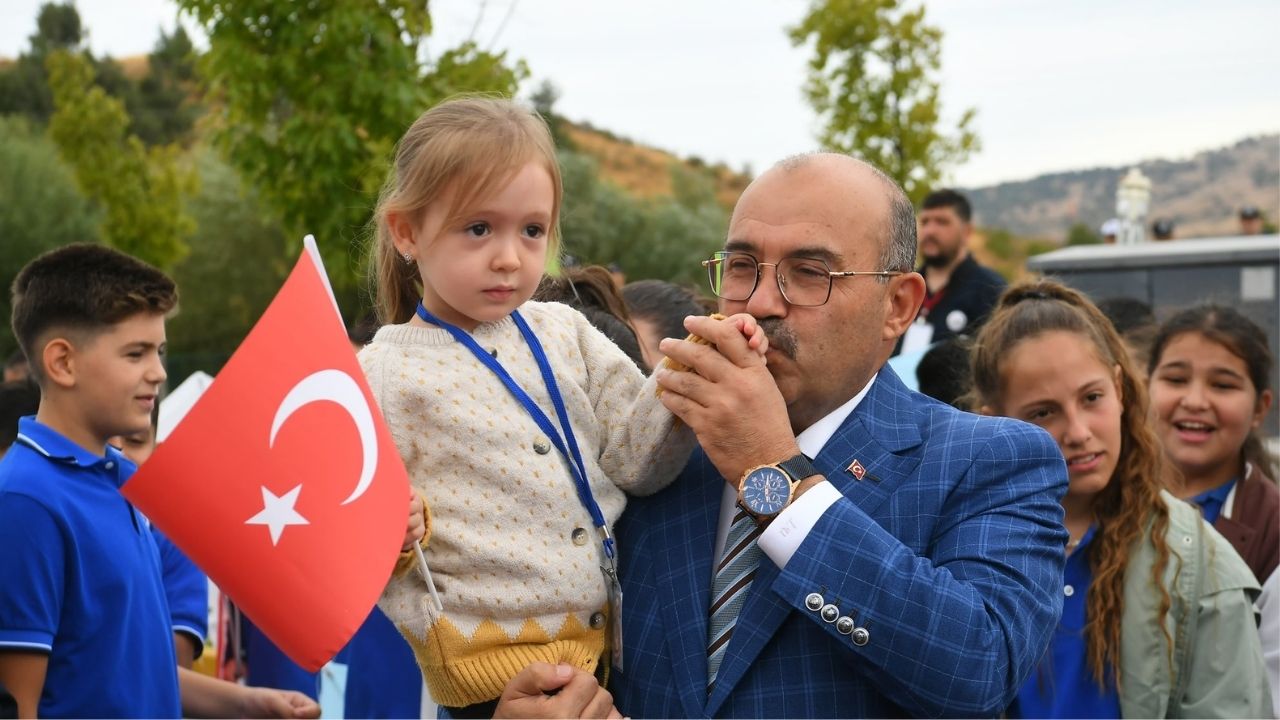 Balıkesir Uçurtma Şenliği Gazze İçin Gökyüzünü Renklendirdi