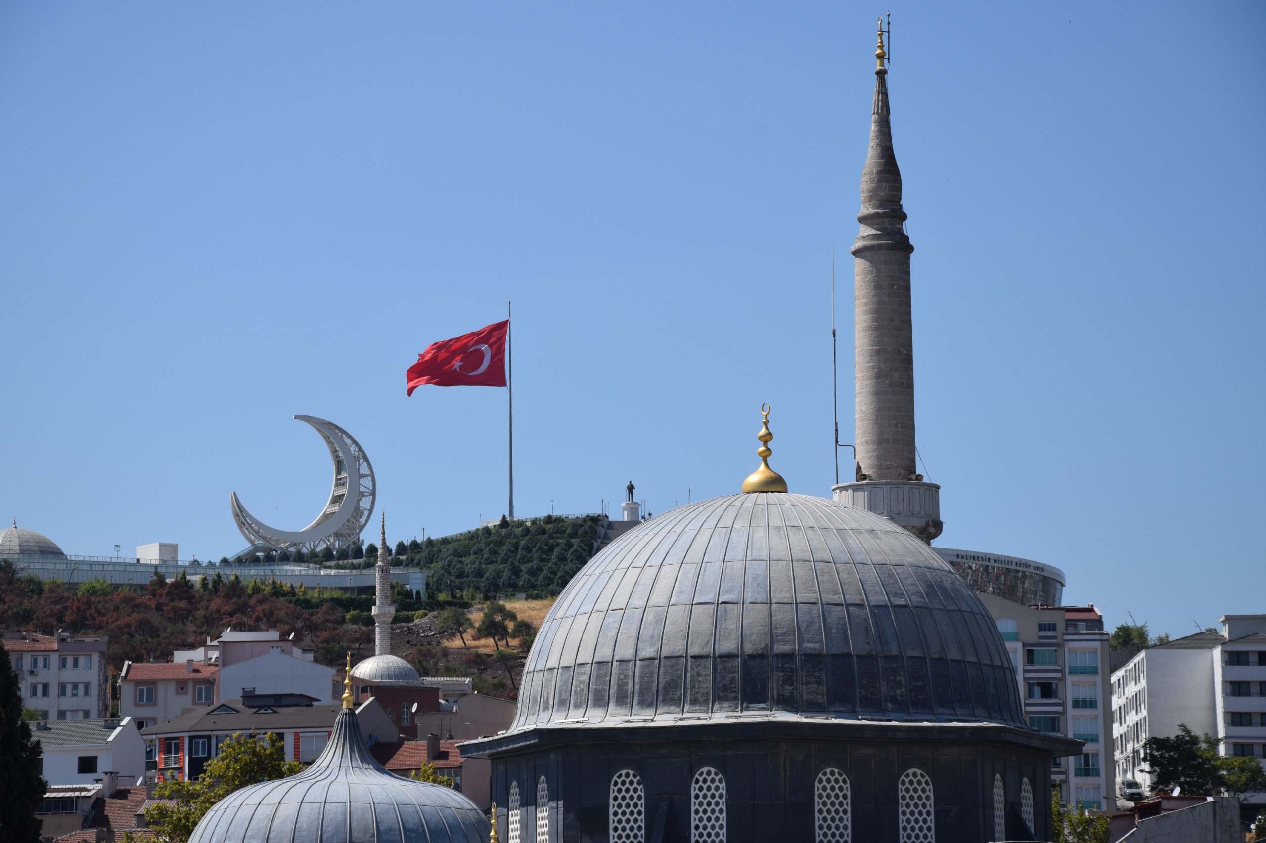Balıkesir’de Zağnos Paşa Camii’nden Çamlık Tepesi’ne Eşsiz Görüntü