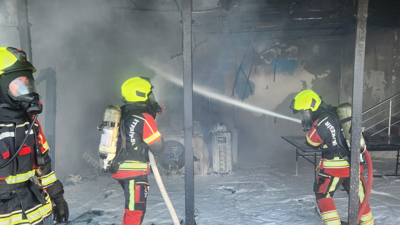Gömeç’te Site Deposunda Yangın Çıktı: İtfaiye Müdahale Etti