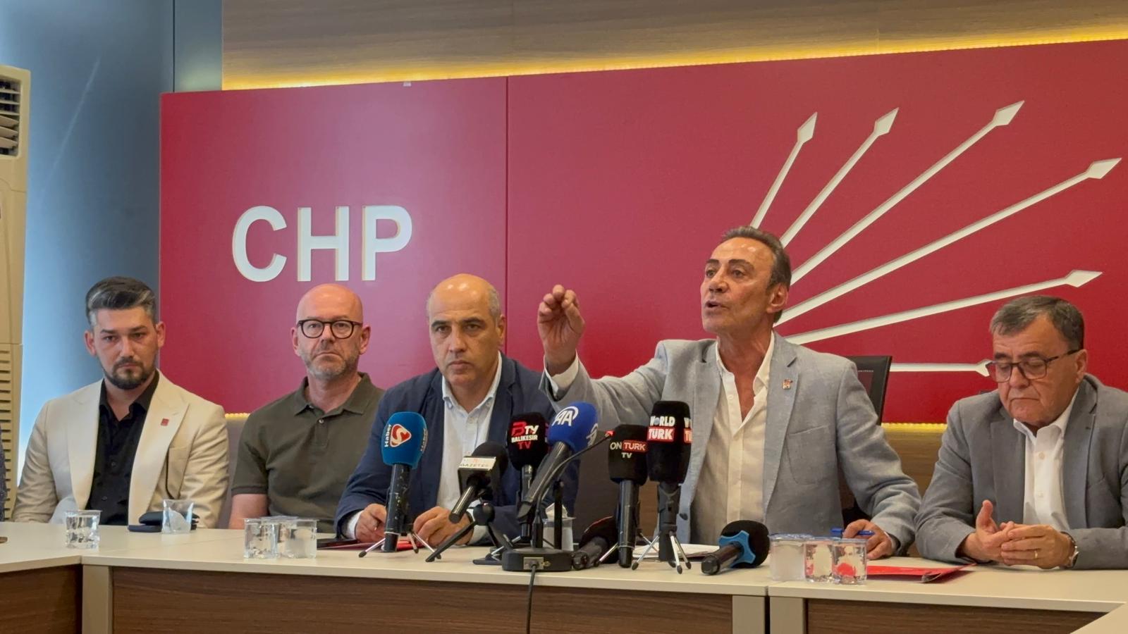 CHP’li Berhan Şimşek'ten Balıkesir'de Flaş İddialar: FETÖ Kanalları, ABD'deki Araçlar ve Sert Tepki
